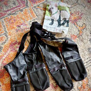 Dog Shoes, Waterproof Dog Boots with Suspenders, Size Large (ex. Korgi, Spaniel)